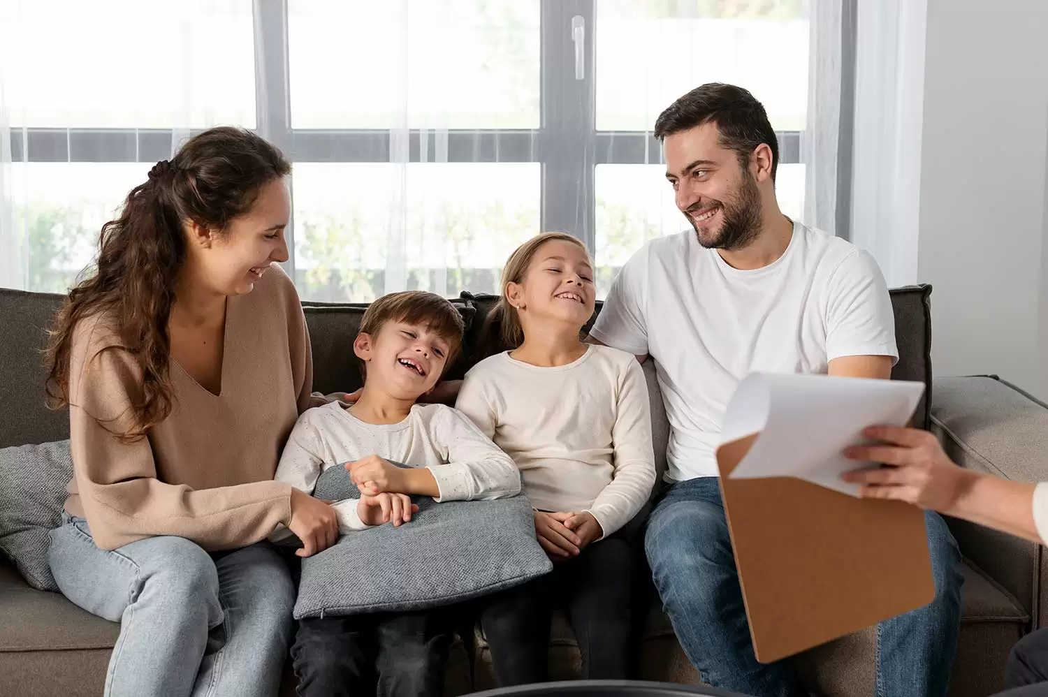 Couples and family CBT therapy session for improving communication and relationships at Renewed Mind Therapy